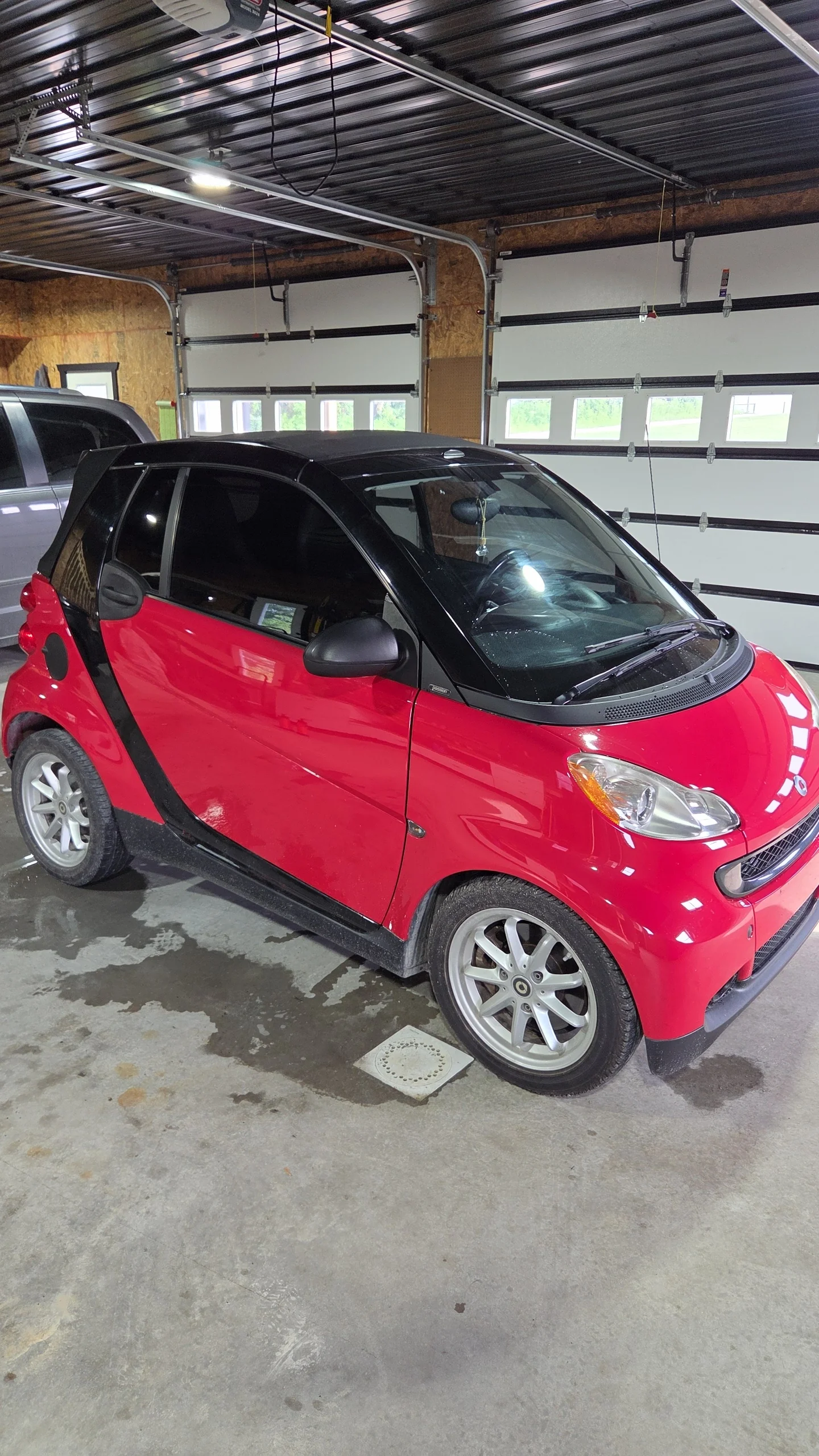 Raber Automotive Window Tinting shop exterior
